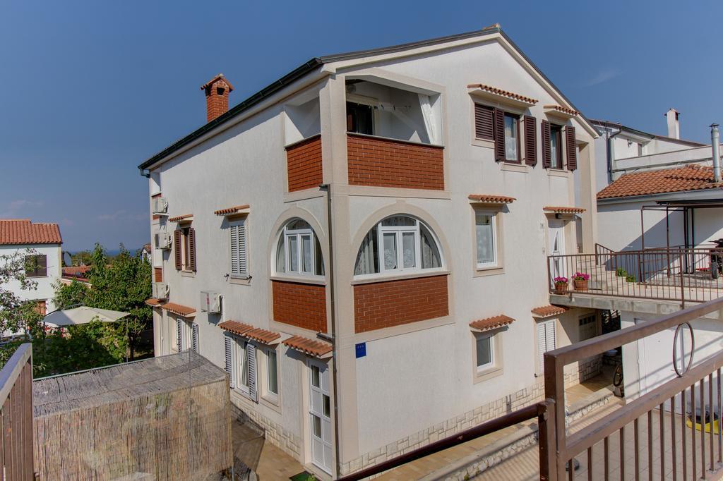 Apartment Nikolina Mali Losinj Exterior photo