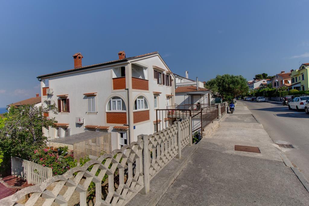 Apartment Nikolina Mali Losinj Exterior photo